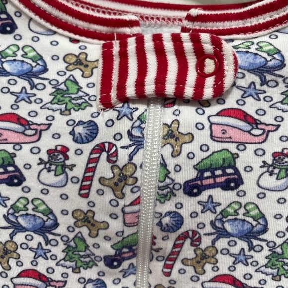 Vineyard Vines Whale Holiday Christmas Sleeper🎄 - Picture 2 of 5